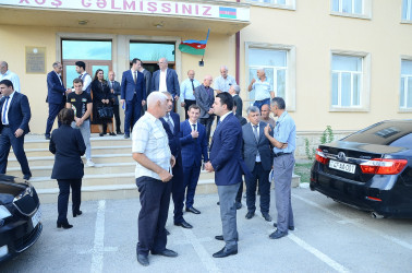 Neftçala Rayon İcra Hakimiyyəti başçısı Yuxarı Qaramanlı kənd sakinləri ilə növbəti səyyar qəbulunu həyata keçirib