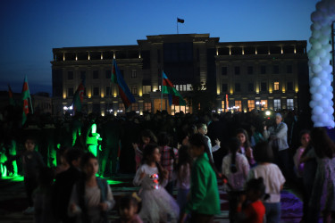 Neftçala rayonunda Ulu Öndər Heydər Əliyevin 100 illik yubileyi ilə əlaqədar möhtəşəm konsert proqramı təşkil olunub