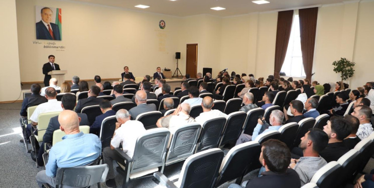 Neftçala Rayon İcra Hakimiyyətinin başçısı Bankə qəsəbə sakinləri ilə səyyar görüş keçirib
