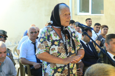 Neftçala Rayon İcra Hakimiyyətinin başçısı 2 saylı Mayak kəndinin sakinləri ilə növbəti səyyar qəbulunu həyata keçirib